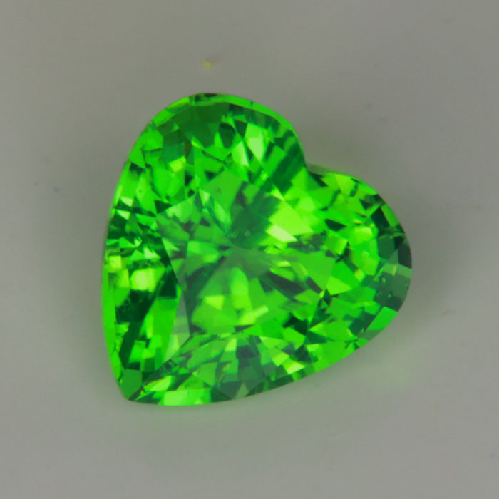 green tourmaline heart brilliant shaped 