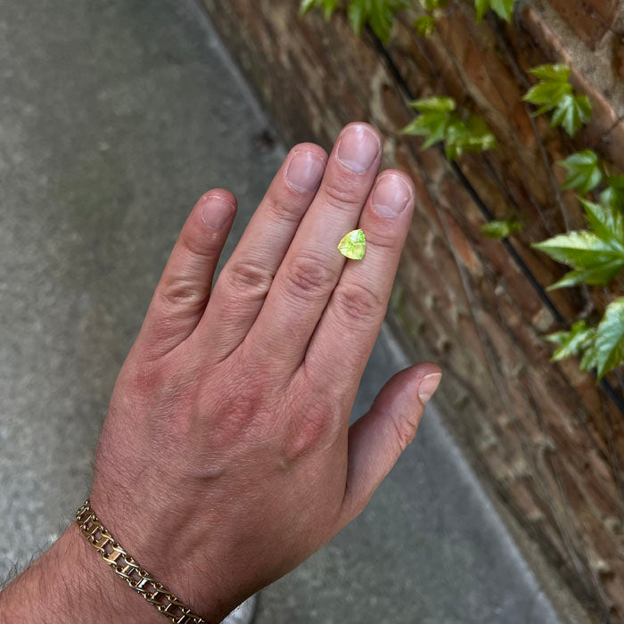 hyalite opal gemstone light green bright green fluorescent