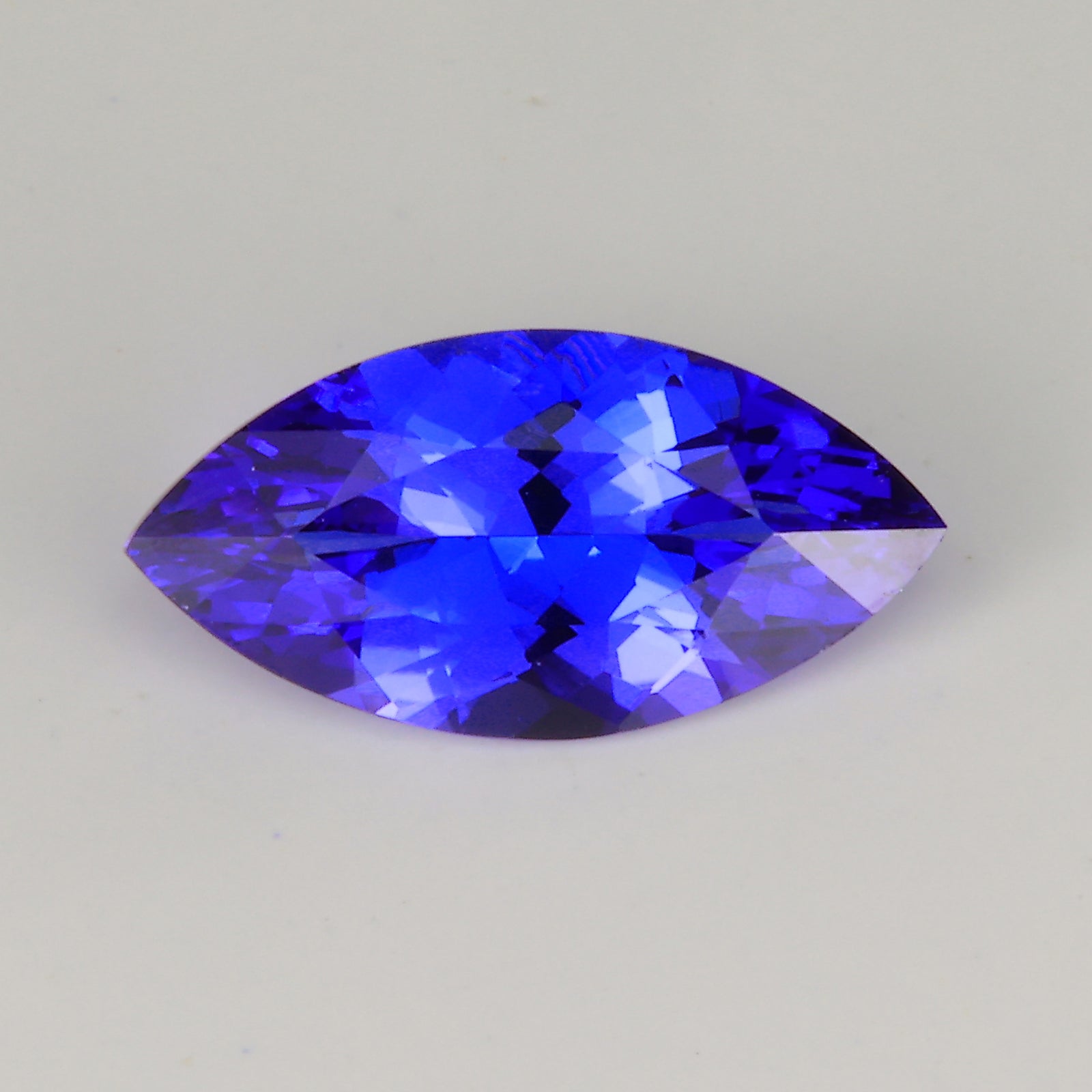 marquise tanzanite gemstone violet blue 