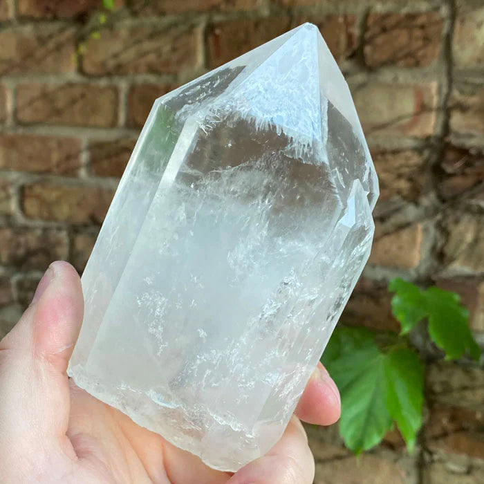 Large Single Clear Crystal Point