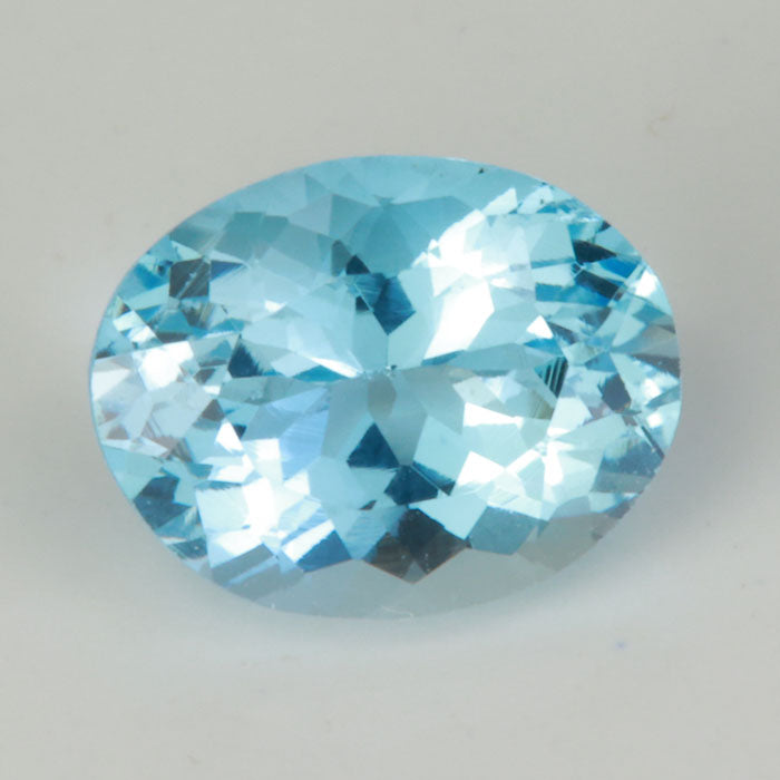 oval cut aquamarine gemstone 