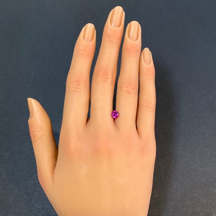 round brilliant ruby violet red