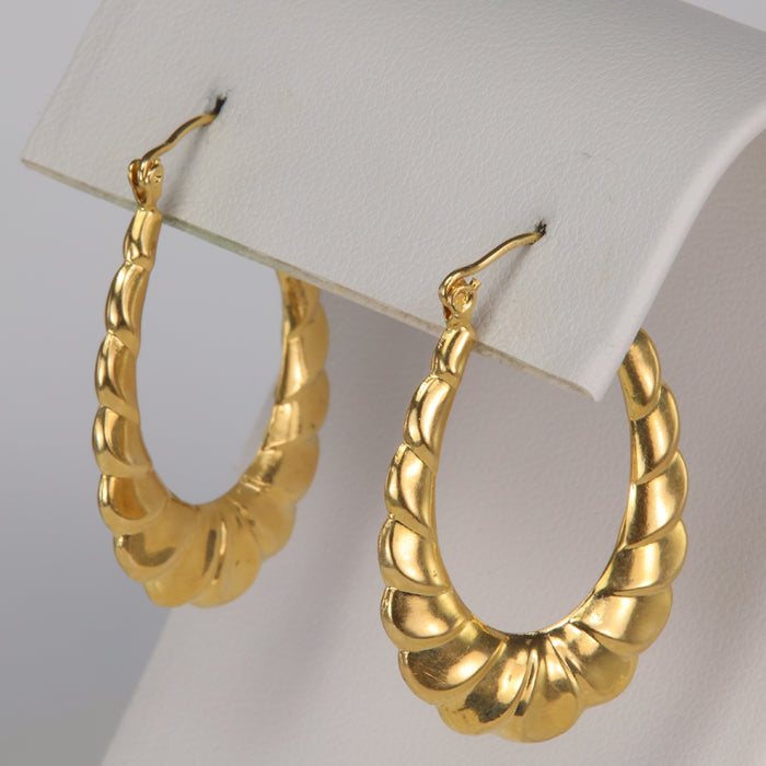 estate yellow gold scallop style earrings