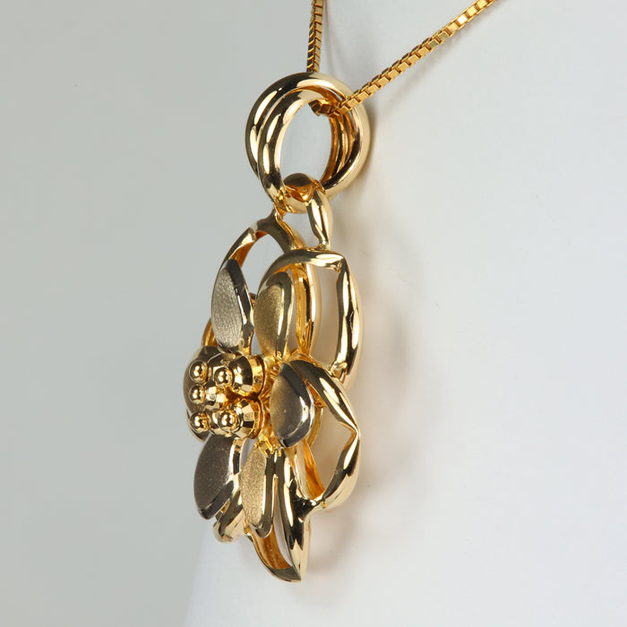 flower pendant with texture