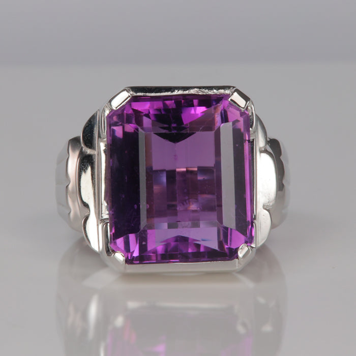 amethyst ring in white gold 14 carats