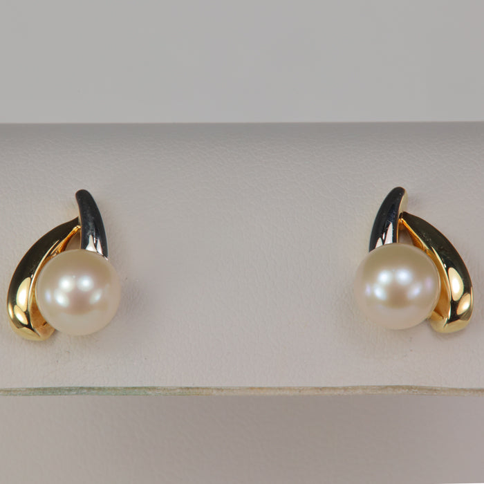 yellow and white gold earrings with pearls
