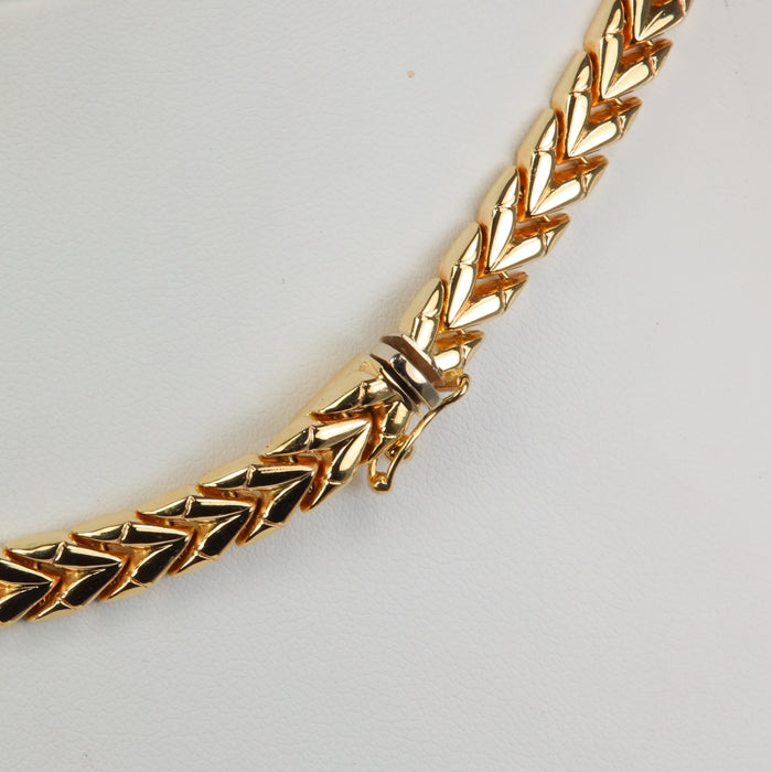 clasp on gold chevron necklace