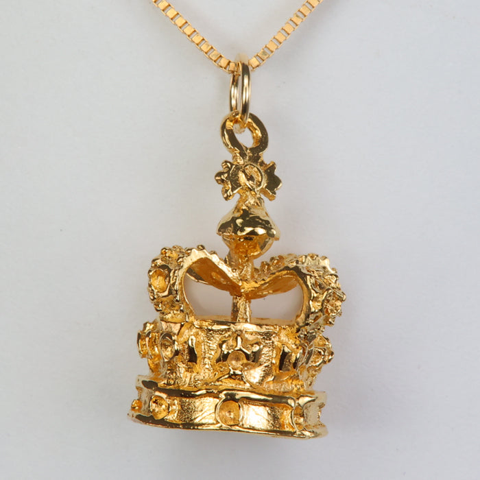 yellow gold crown pendant charm