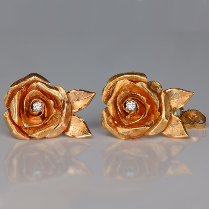 fine diamond flower earrings in yellow gold