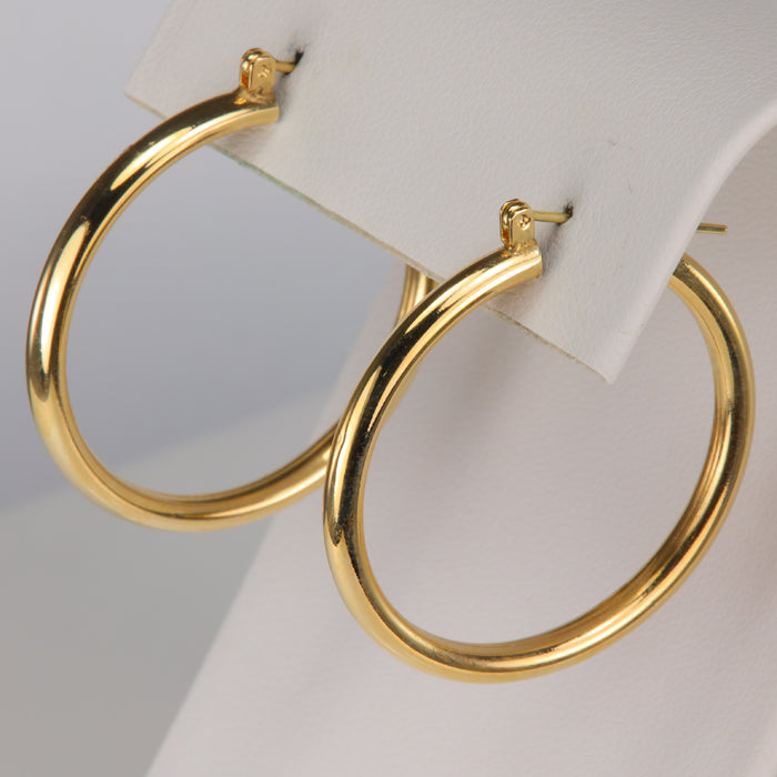 hoop earrings in yellow gold