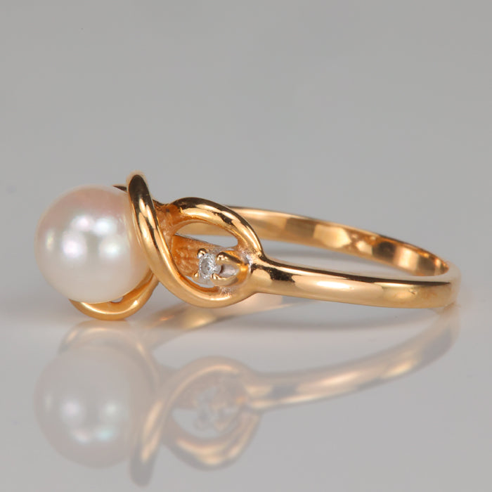 estate yellow gold pearl and diamond ring