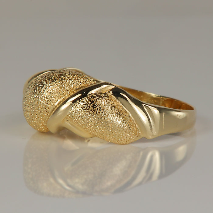 sandblast and high polish ring in yellow gold