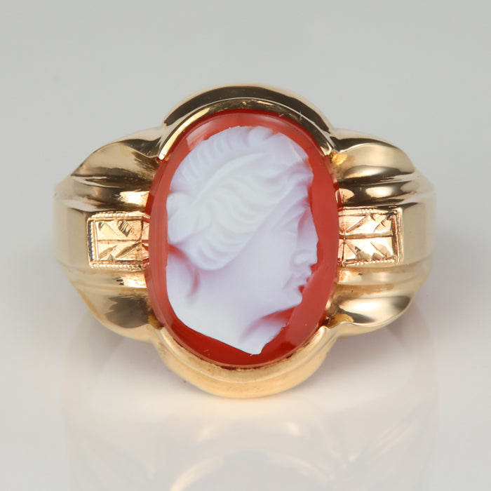 shell carved cameo ring in yellow gold