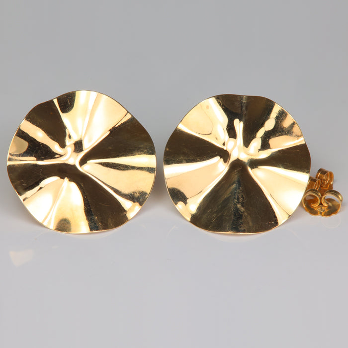 Estate yellow gold stud earrings wavy 