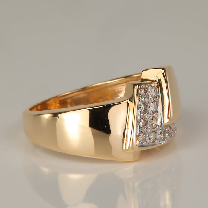 zig zig design ring in yellow gold with champagne diamonds 