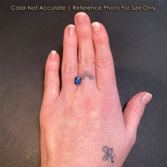 sapphire gem green blue on hand size