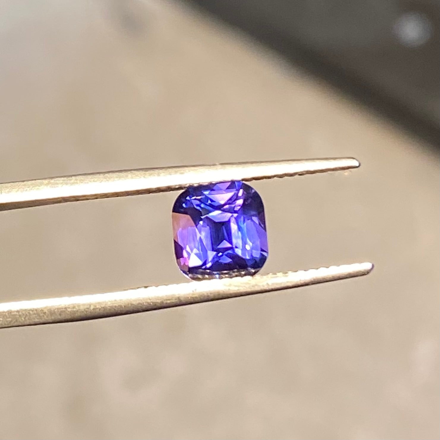 sapphire in incandescent lighting