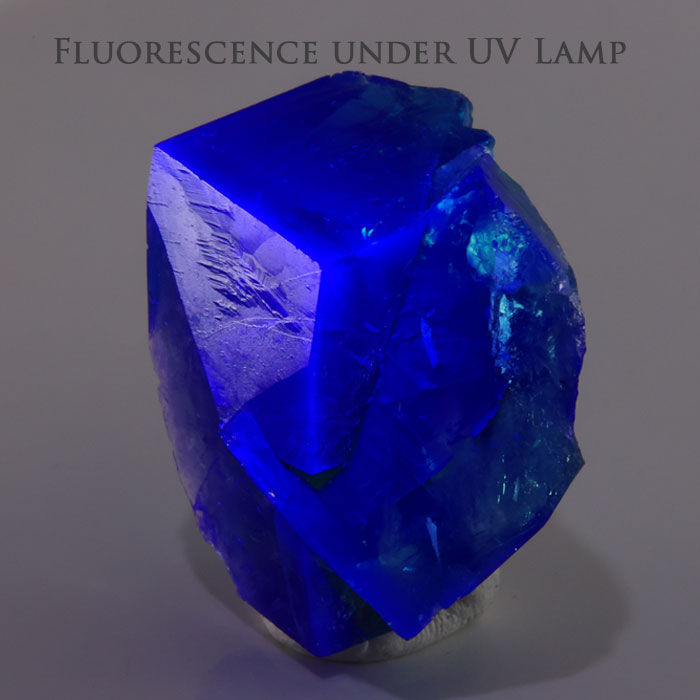 fluorescent crystal specimen under uv fluorite raw