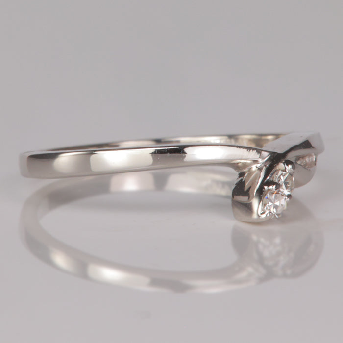 stacking ring in white gold with diamonds