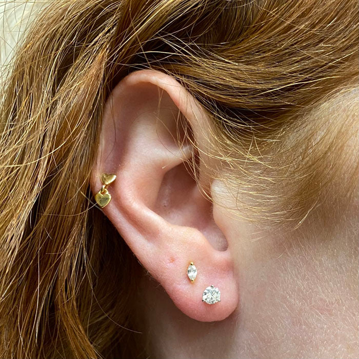 diamond and white gold stud earrings