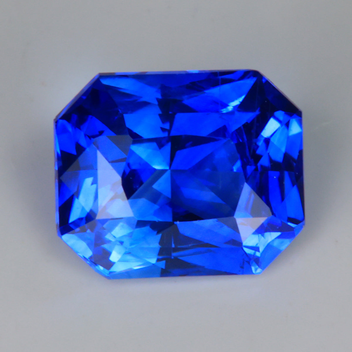 blue color brilliant style emerald cut sapphire 