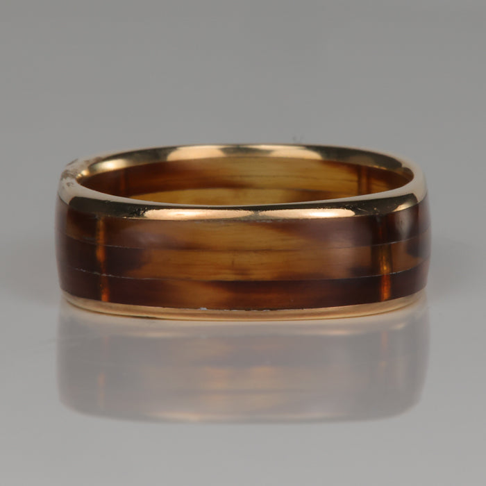 yellow gold and shell estate ring