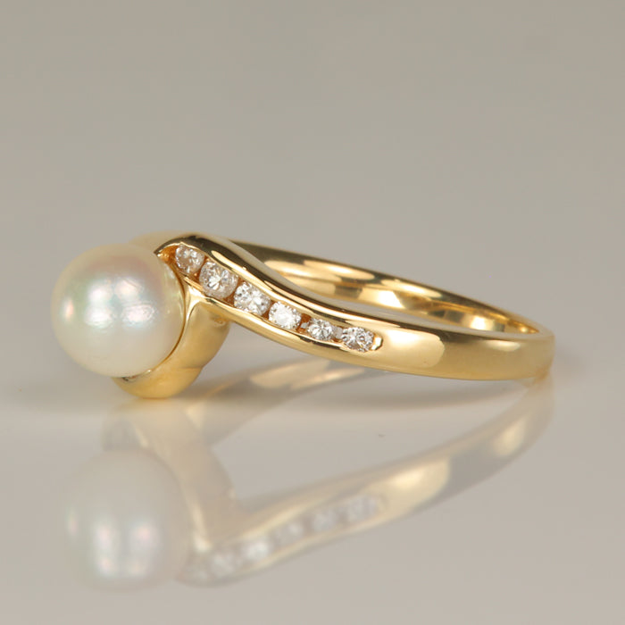 yellow gold pearl ring with diamonds 