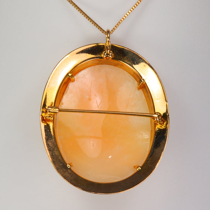 cameo pin pendant in yellow gold 