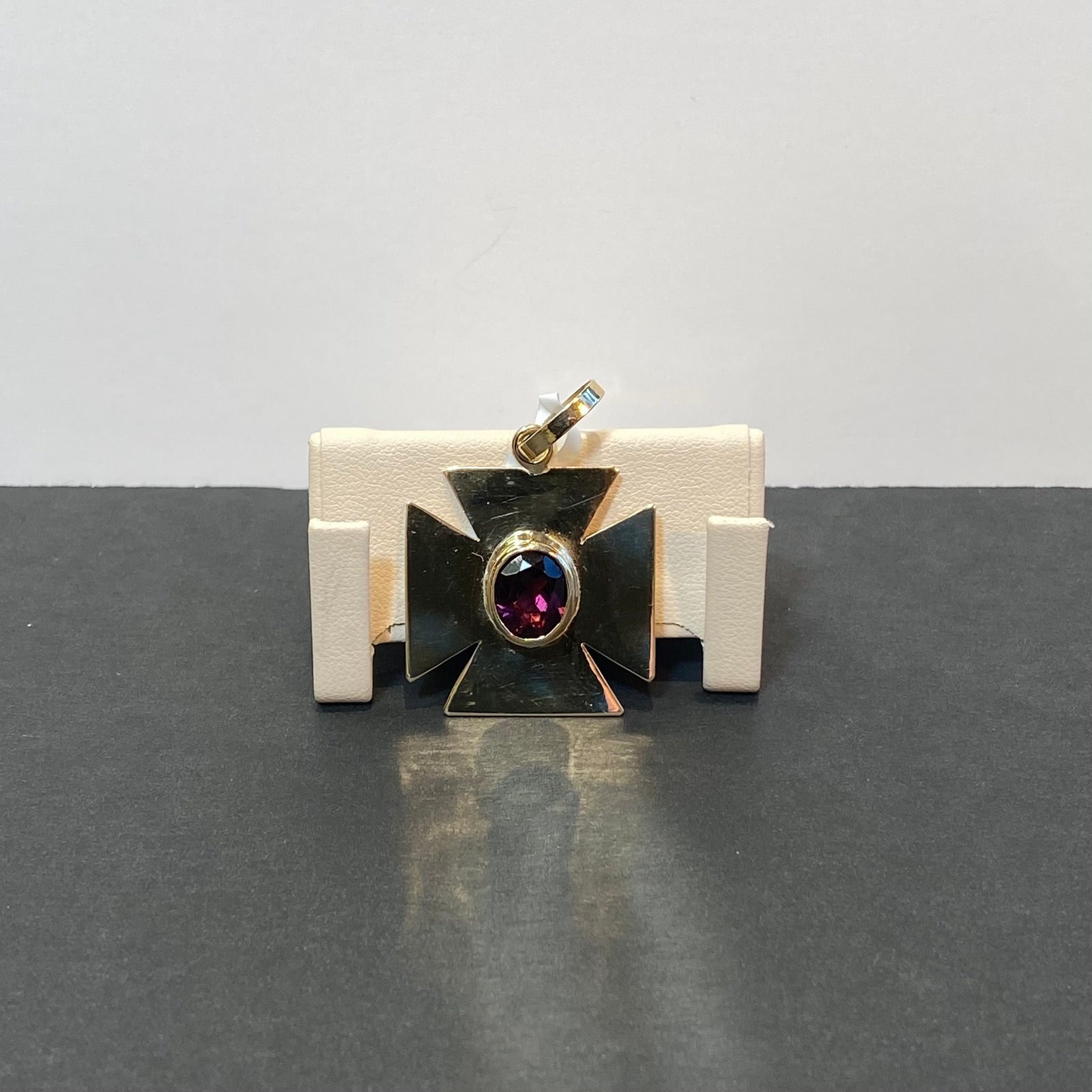 yellow gold maltese cross