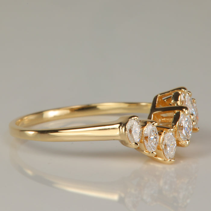 gold and diamond ring with zig zag pattern 