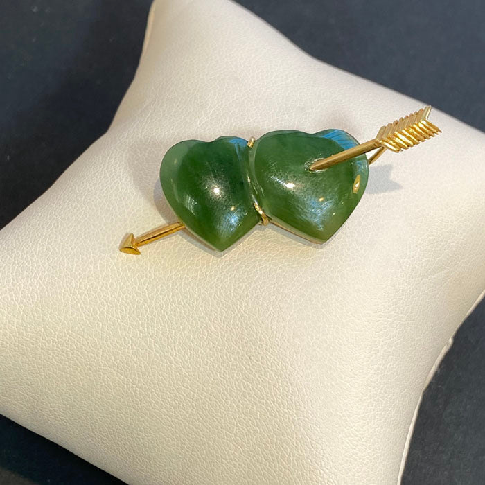 nephrite double pierced hearts pin gold