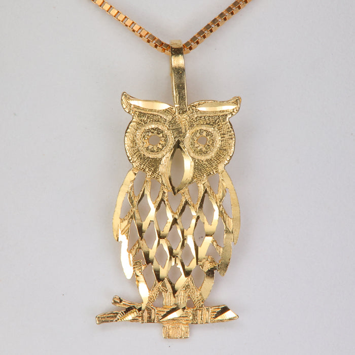 Yellow gold estate pendant with diamond cut owl 