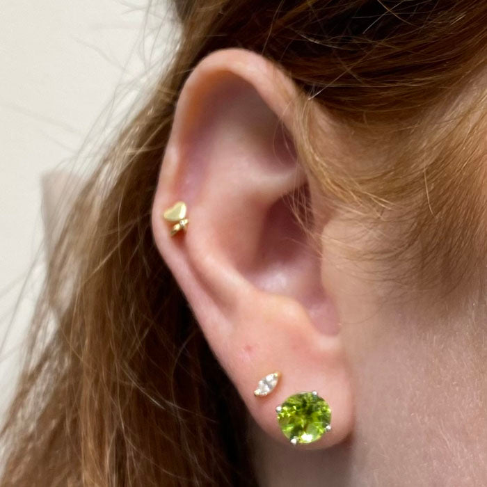 peridot white gold stud earrings