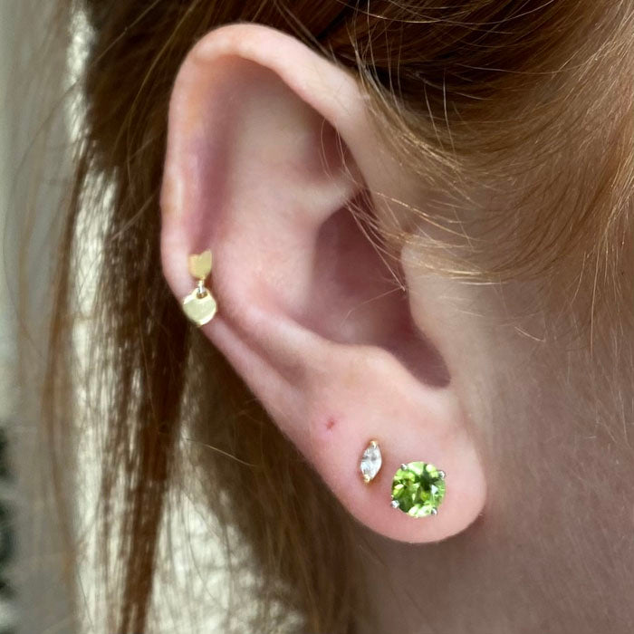 peridot stud earrings white gold