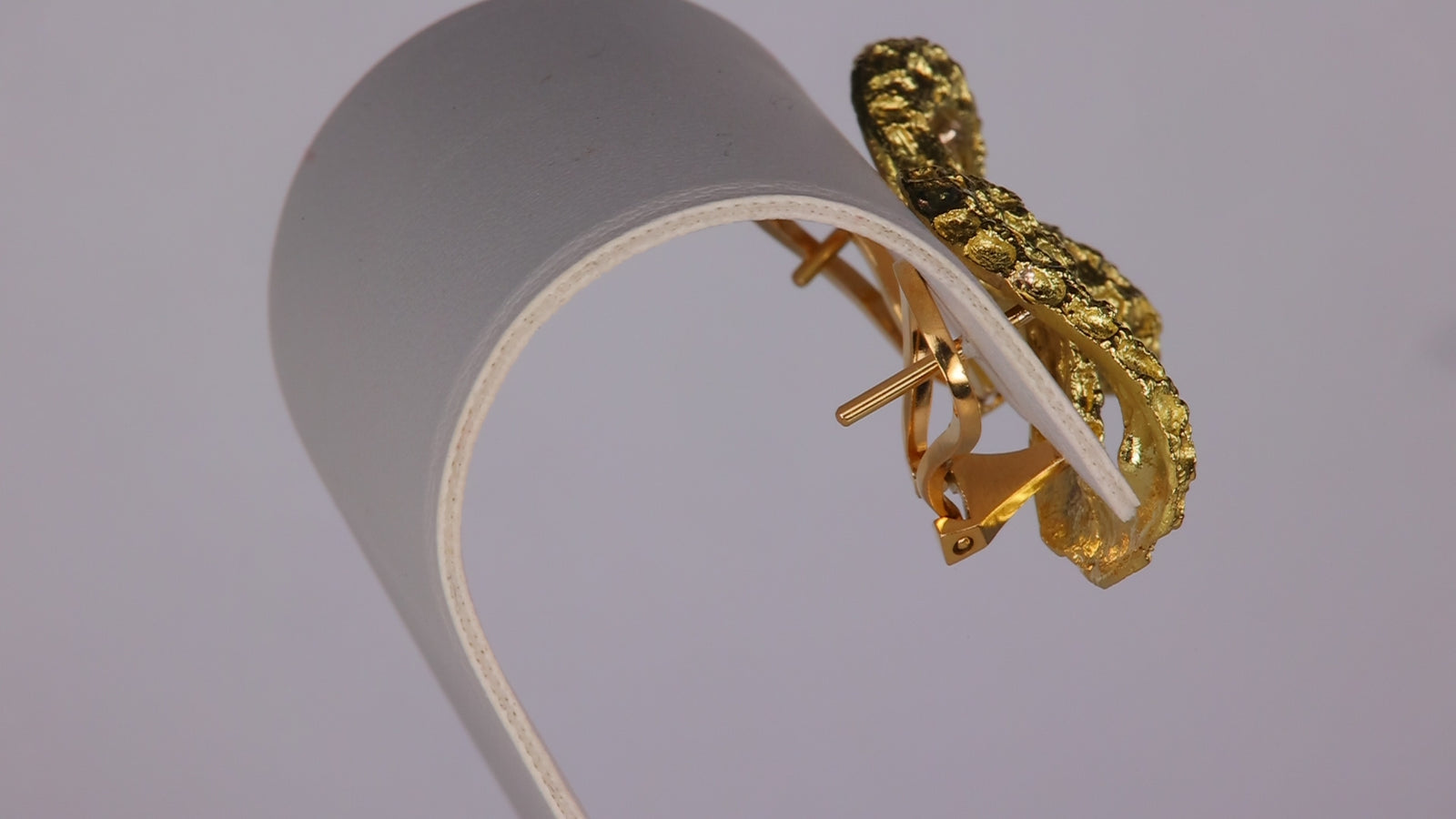 18K Yellow Gold Nugget Style Textured Earrings