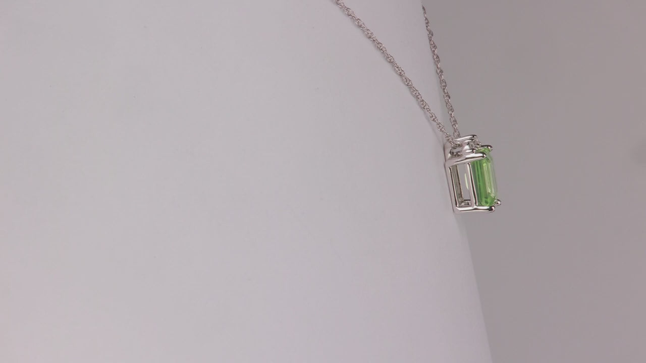 14K White Gold Peridot and Diamond Necklace 1.80 Carats