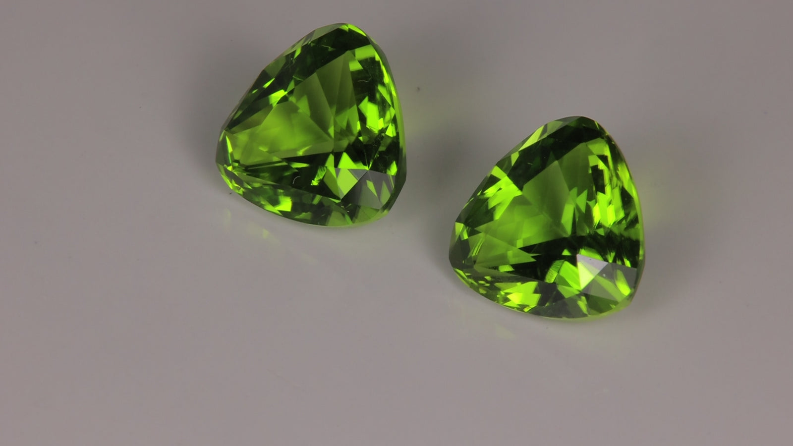 Pair Of Trilliant Cut Peridot From Pakistan 16.95 Carats