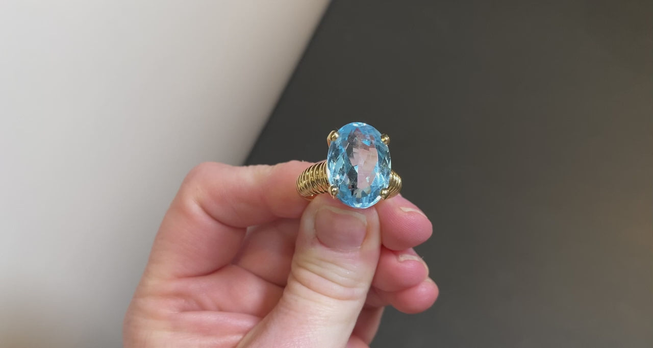 14K Yellow Gold Blue Topaz Ring 12 Carats