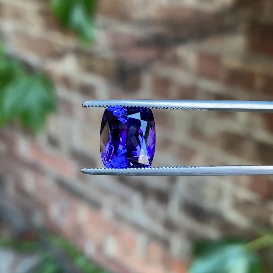 🚨Spot Light Special | Antique Cushion Cut Tanzanite 6.39 Carats