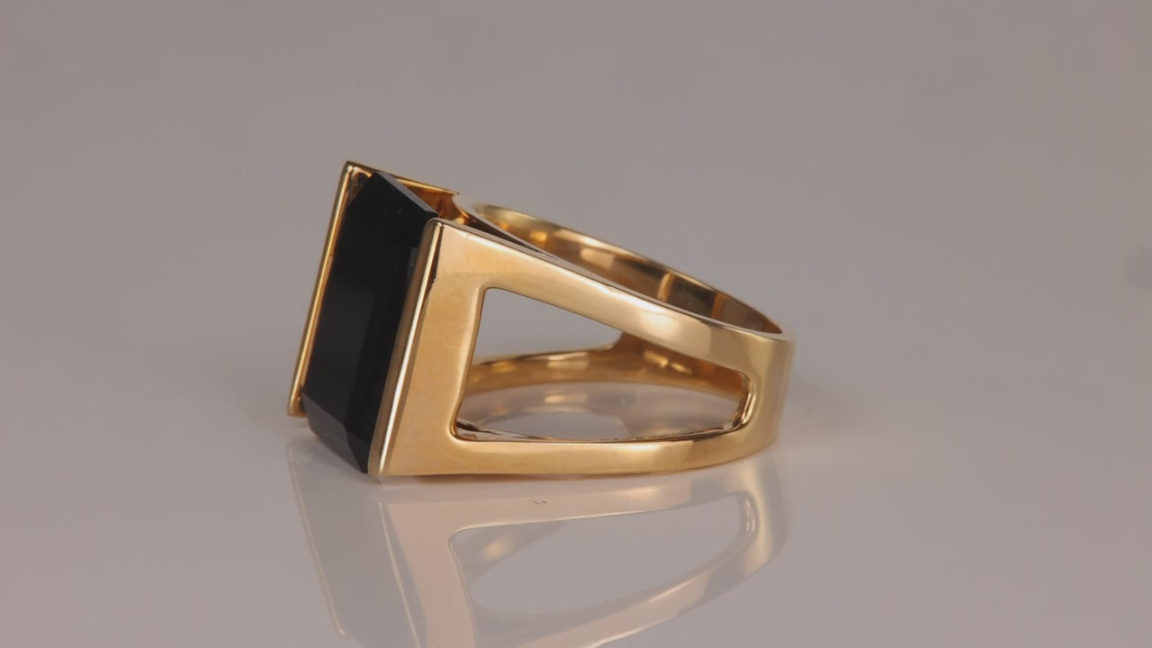 10K Yellow Gold Emerald Cut Onyx Ring