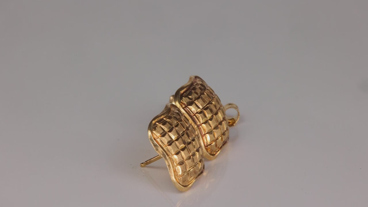 14K Yellow Gold Diamond Cut Quilted Earrings