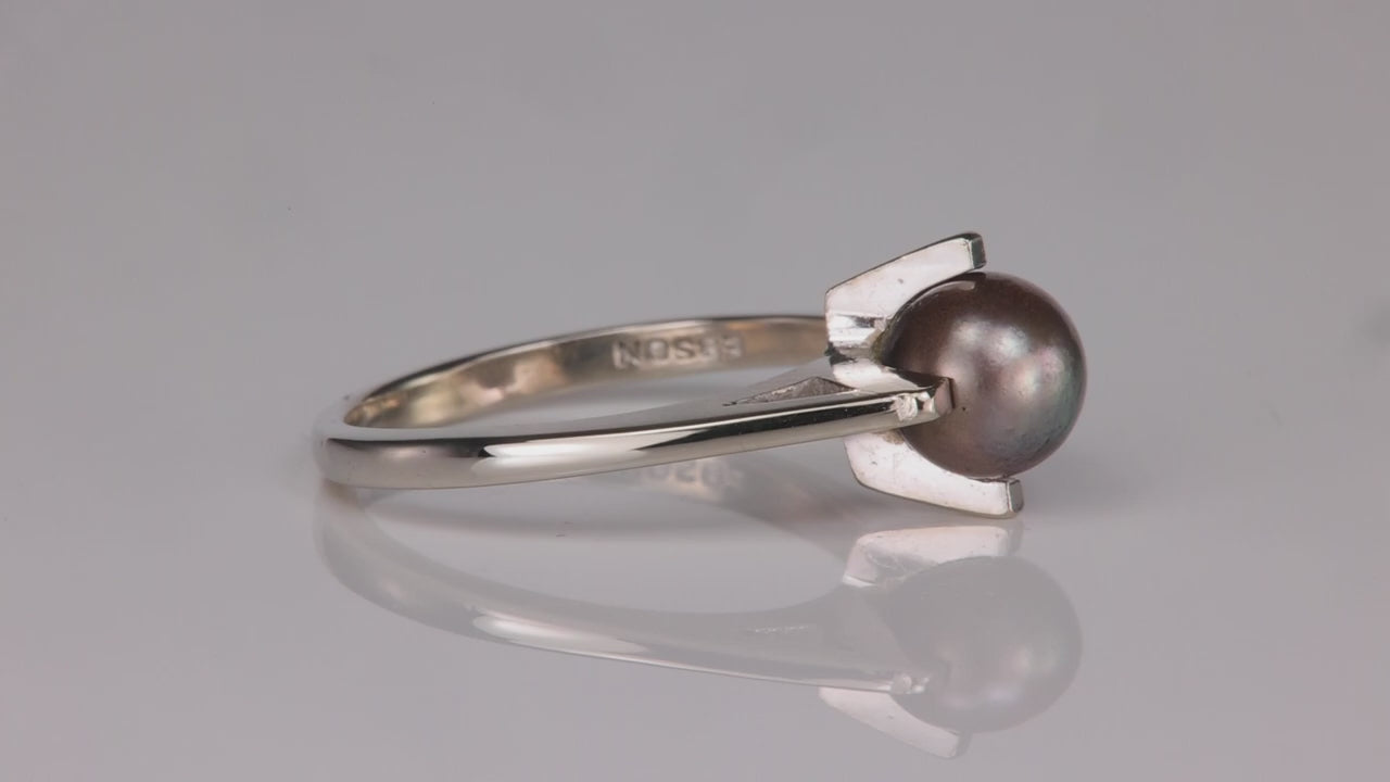 10K White Gold Pearl Ring