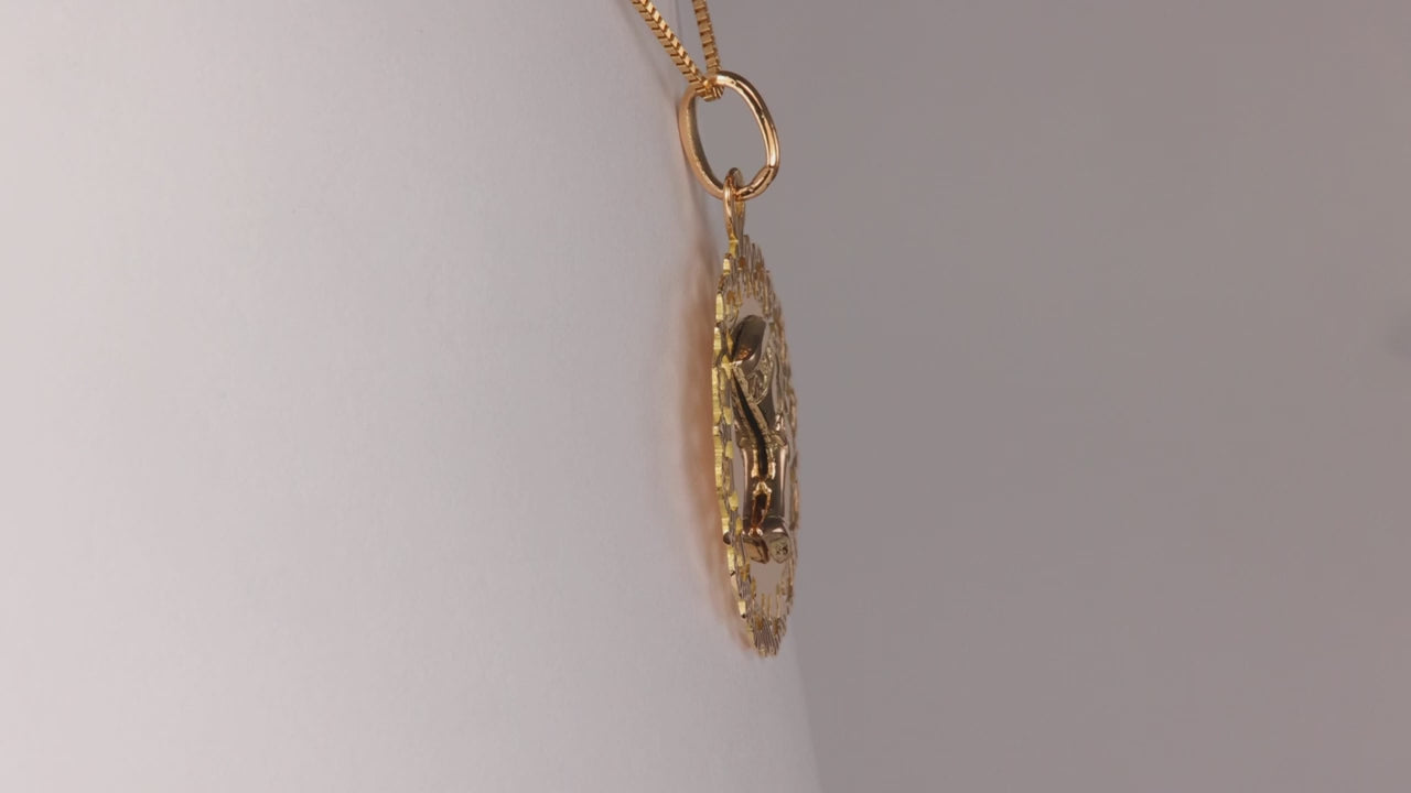 18K Yellow Gold Queen Nefertiti Pendant