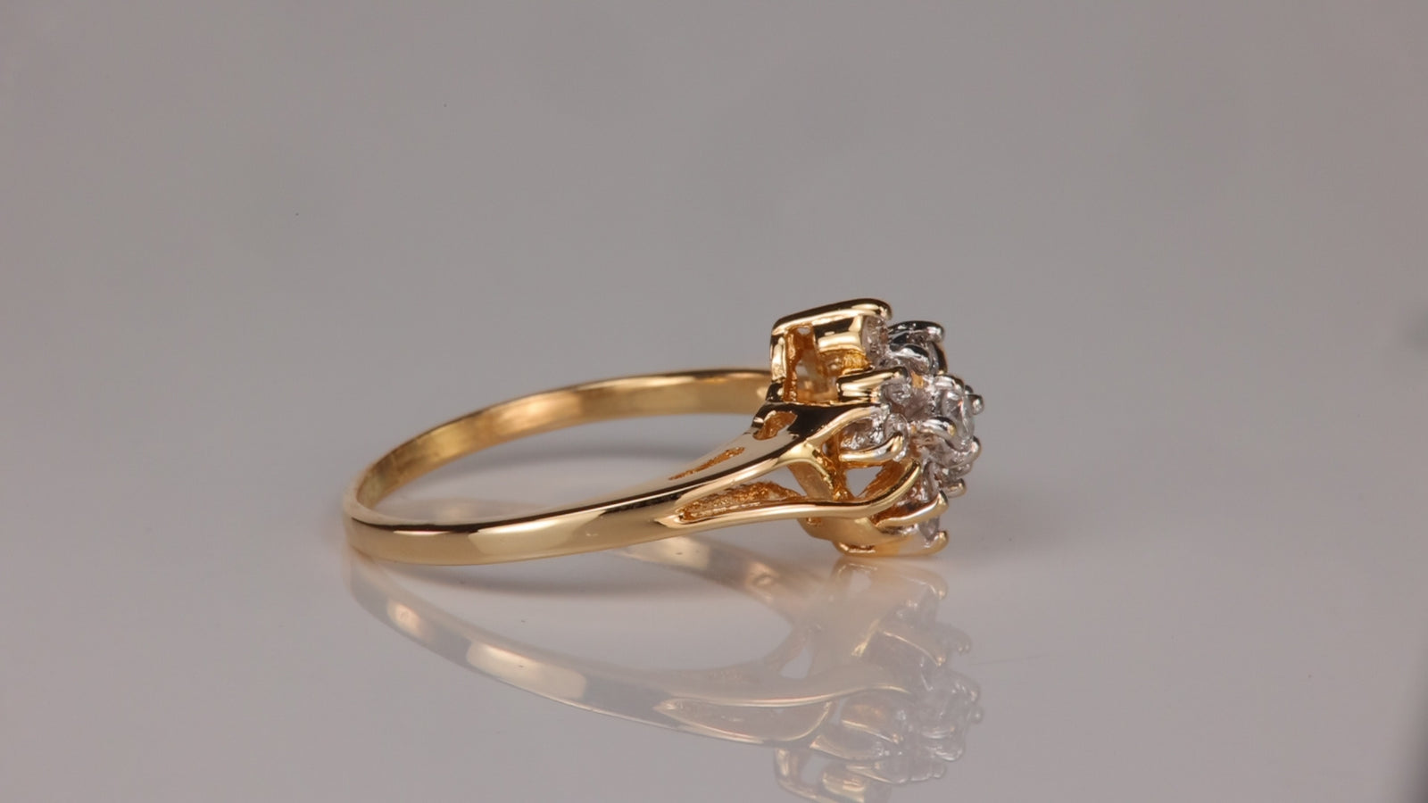 14K Yellow Gold Diamond Cluster Ring .16cts