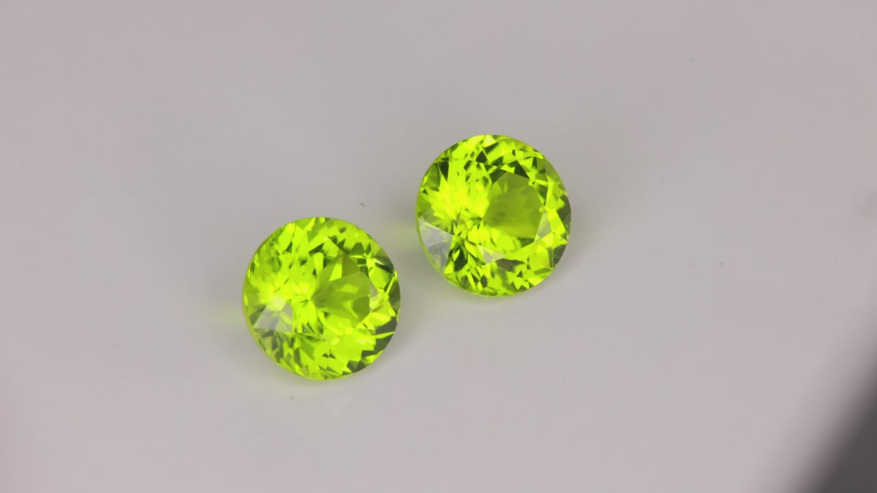 Pair of Round Brilliant Cut Peridots 6.42 CTTW