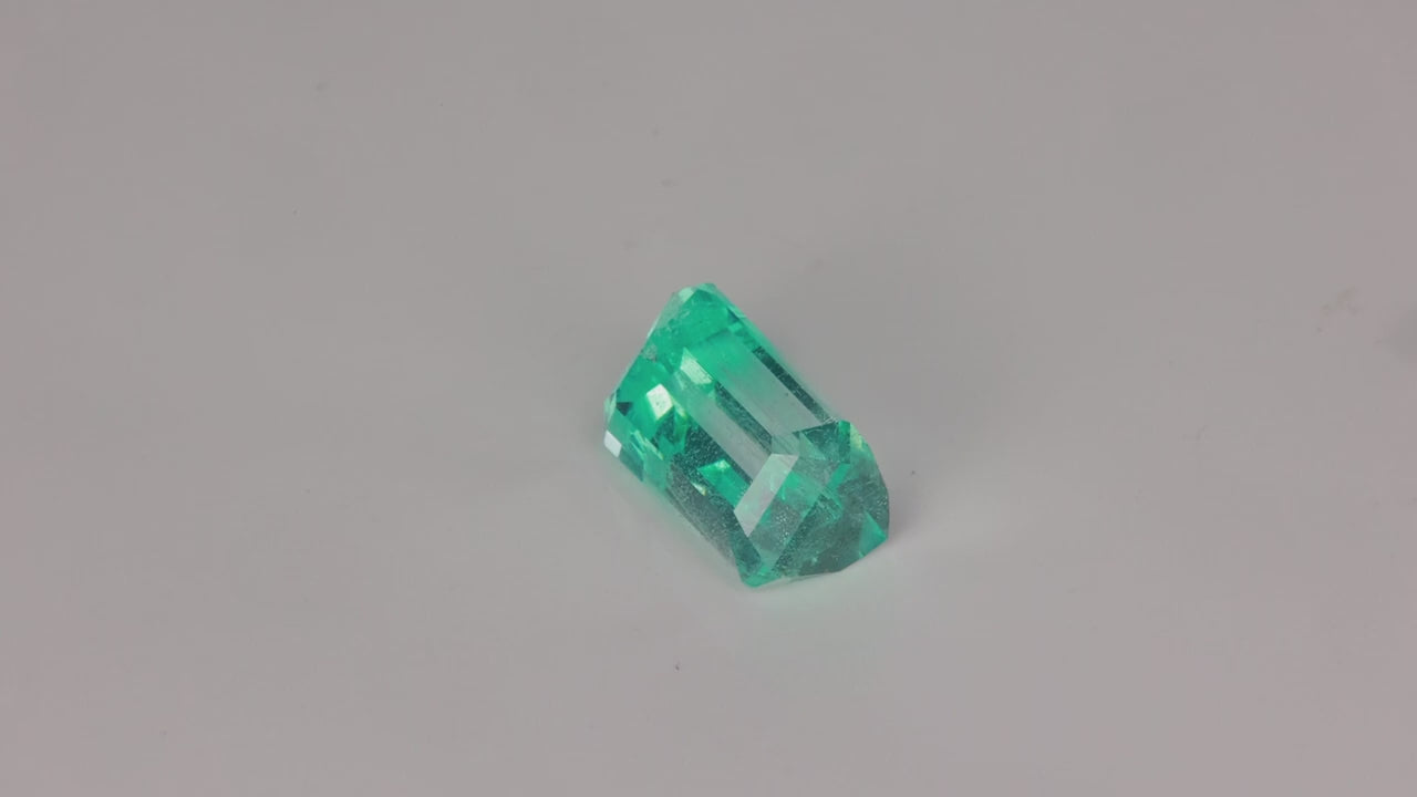 Emerald Cut Emerald Banded Chrome Beryl 6.79cts
