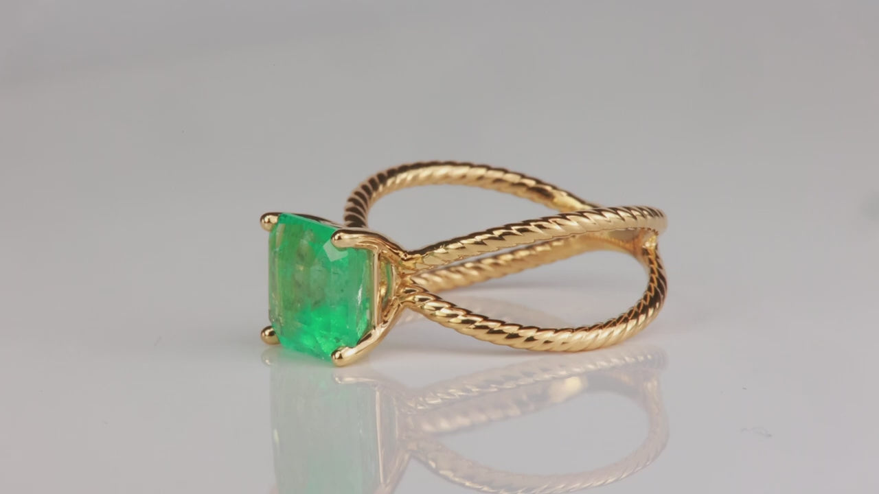 18K Yellow Gold Square Step Cut Emerald Ring 2.97cts