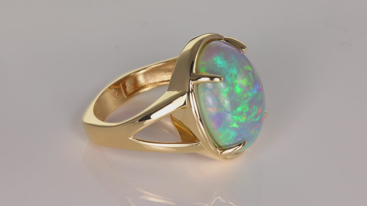 14K Yellow Gold Welo Opal Ring 14.56 Carats