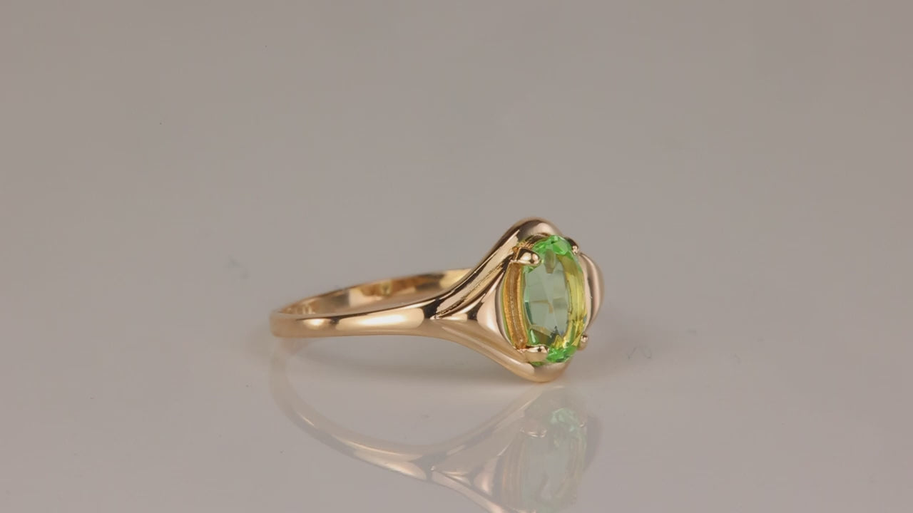 10K Yellow Gold Oval Cut Peridot Ring