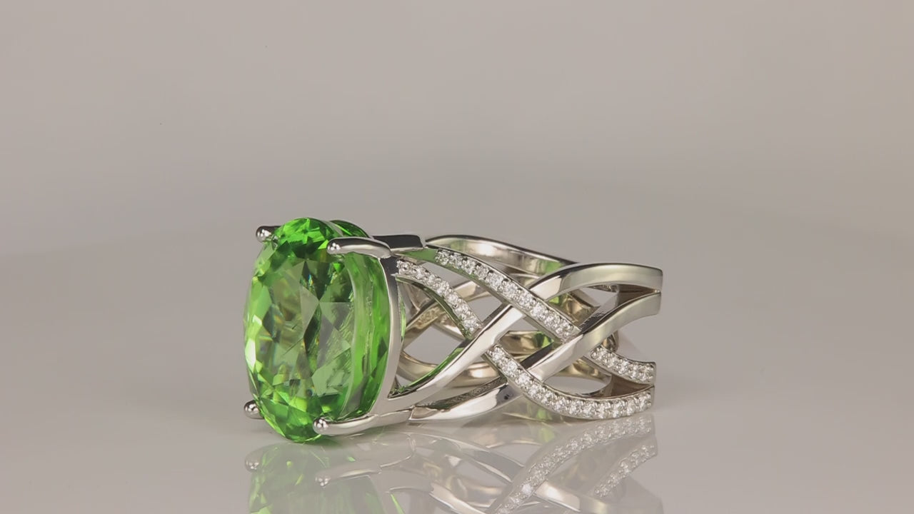 14K White Gold Oval Cut Peridot and Diamond Ring 23.98cts